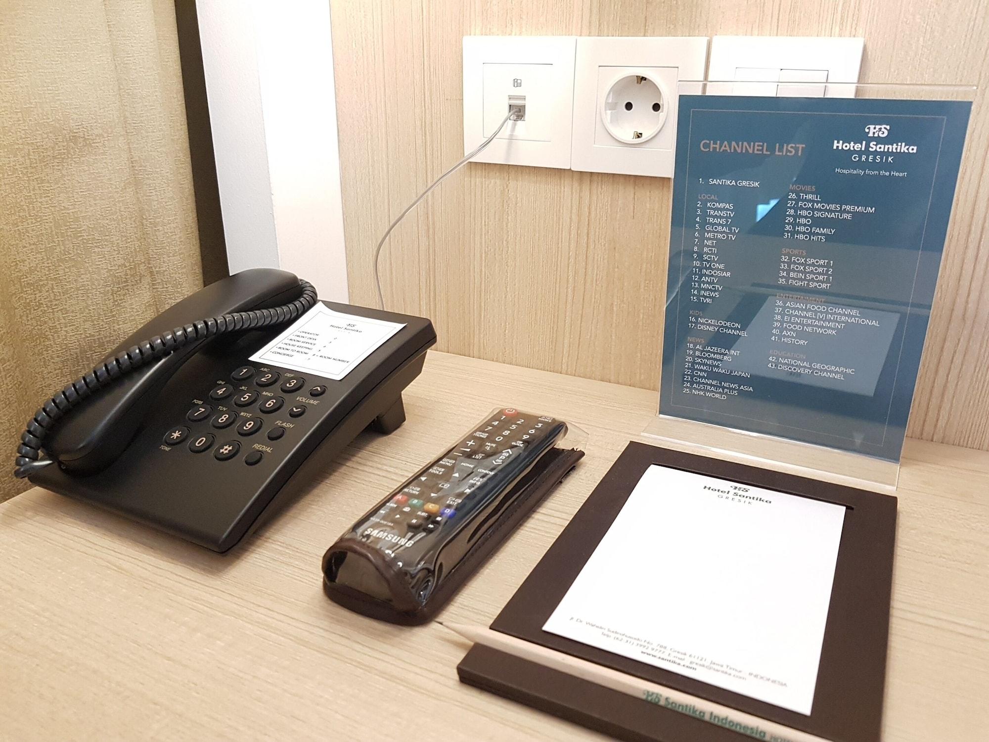 Hotel Santika Gresik Buitenkant foto