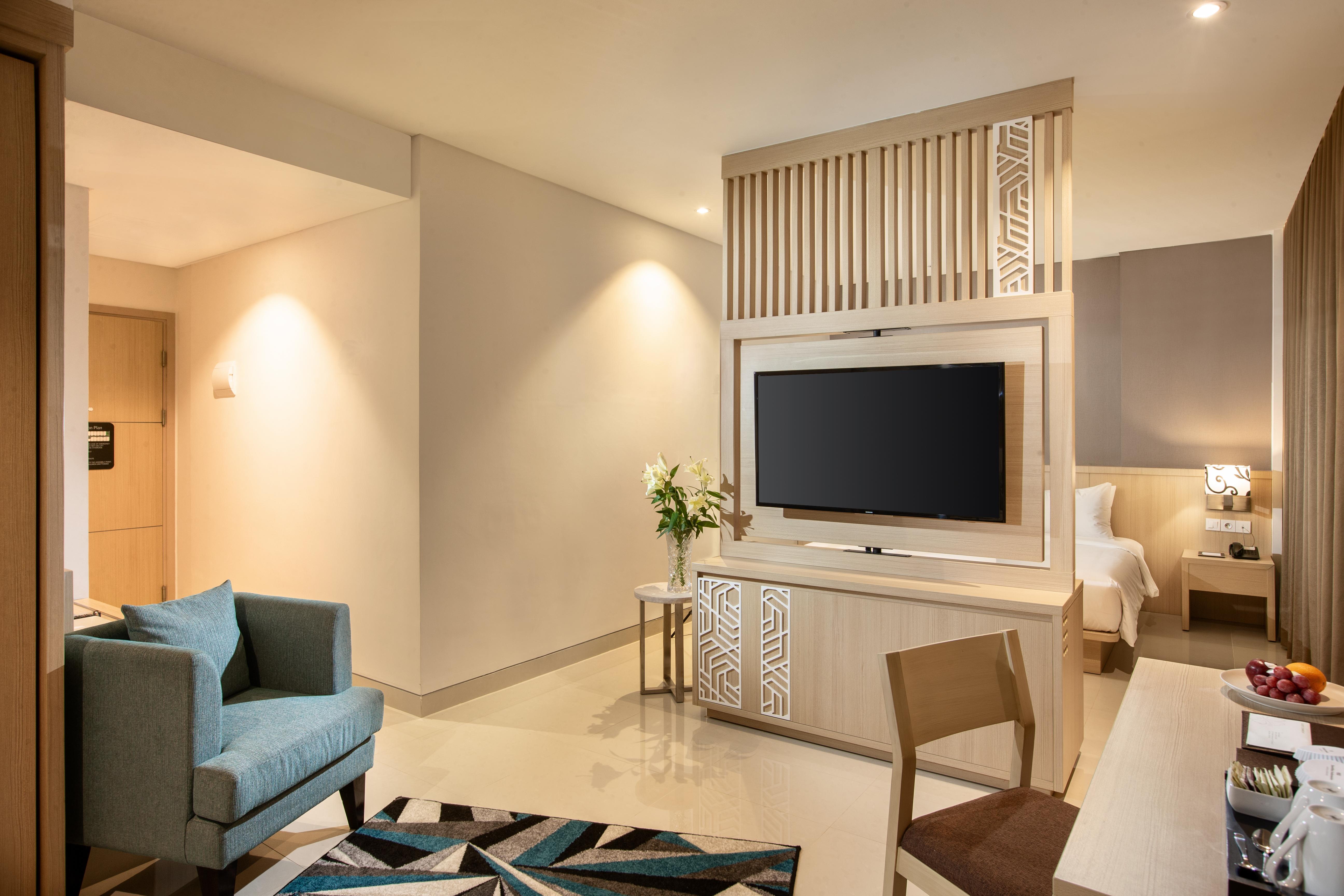 Hotel Santika Gresik Buitenkant foto