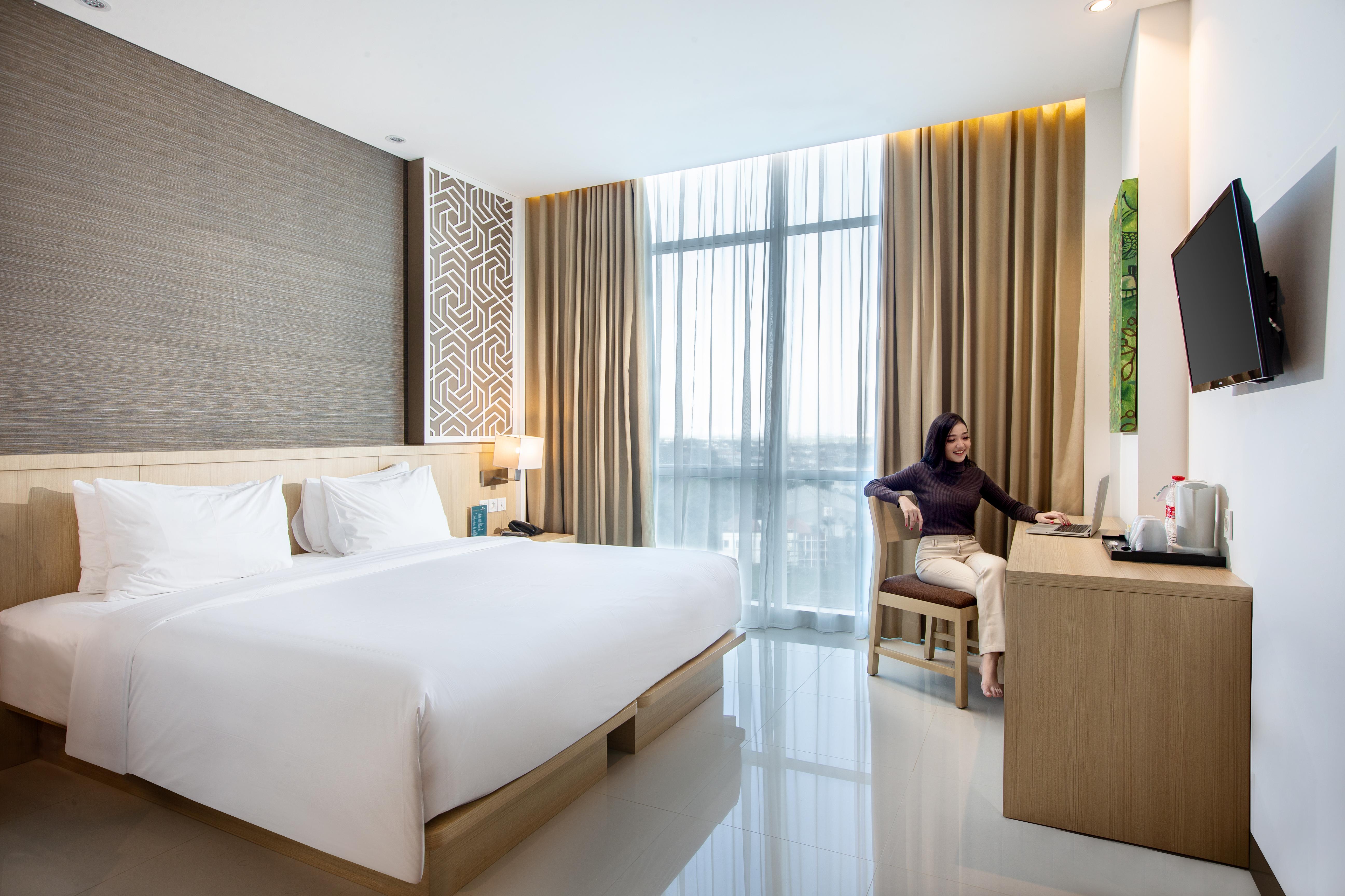 Hotel Santika Gresik Buitenkant foto