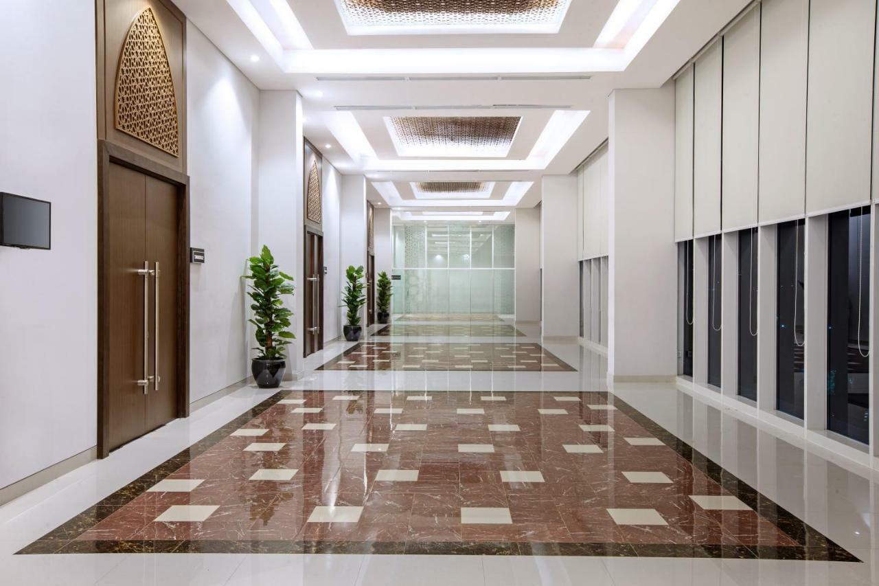Hotel Santika Gresik Buitenkant foto
